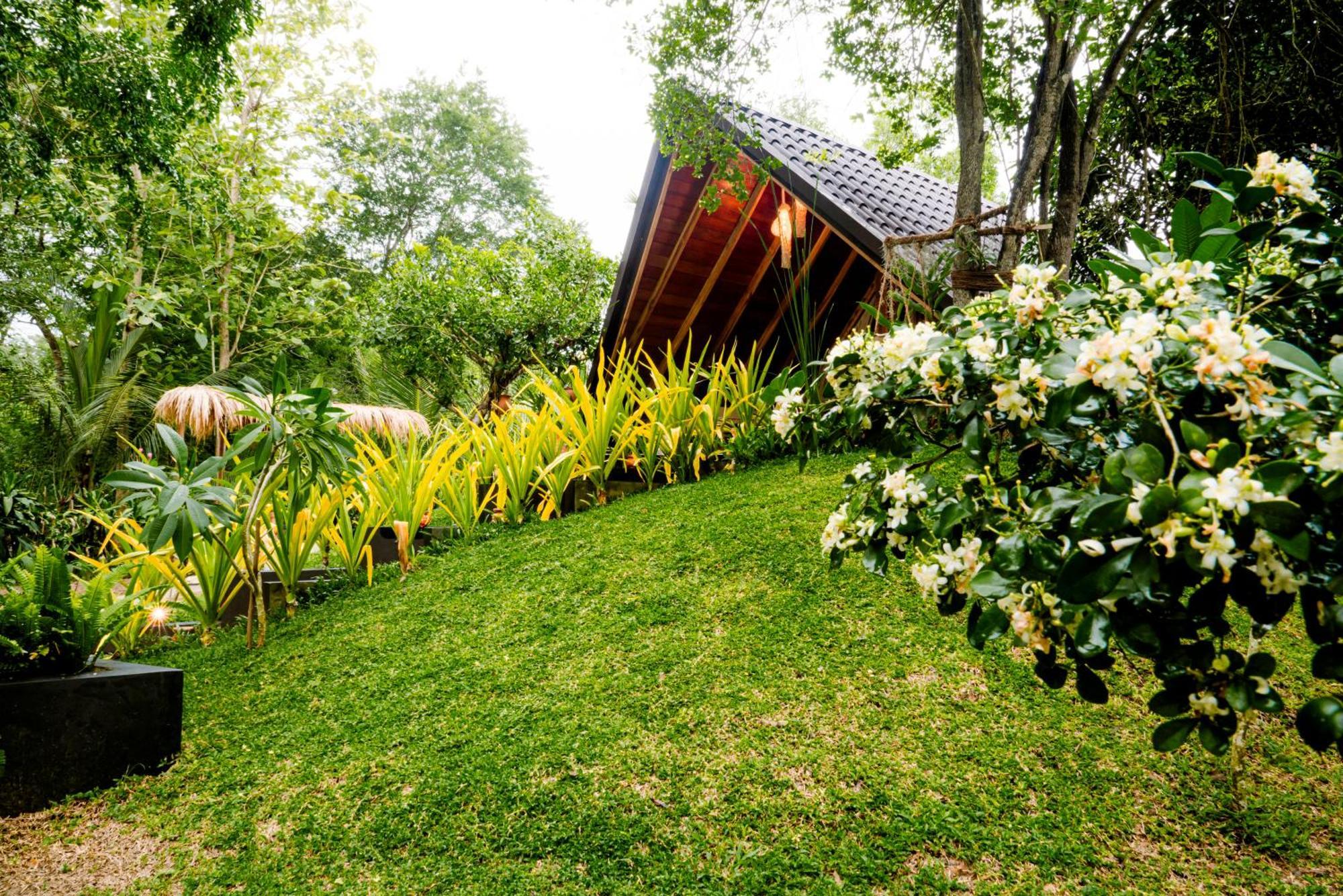 The Triangle Tangalle Exterior photo