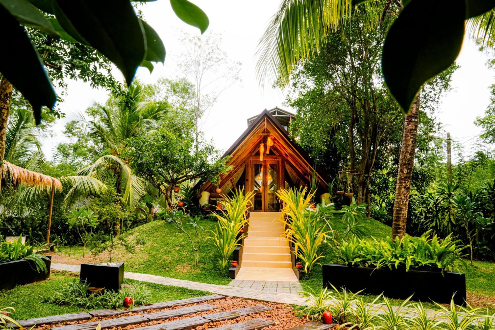 The Triangle Tangalle Exterior photo
